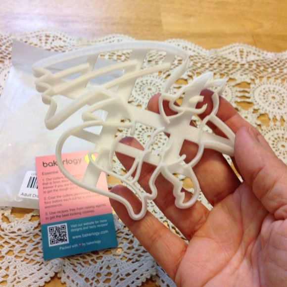 Dragon Cookie Cutter, Bakerology brand - Picture 3 of 4